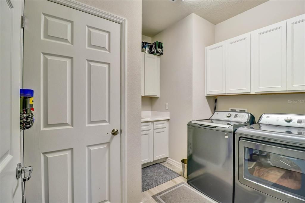 En Venta: $429,900 (3 camas, 2 baños, 2030 Pies cuadrados)