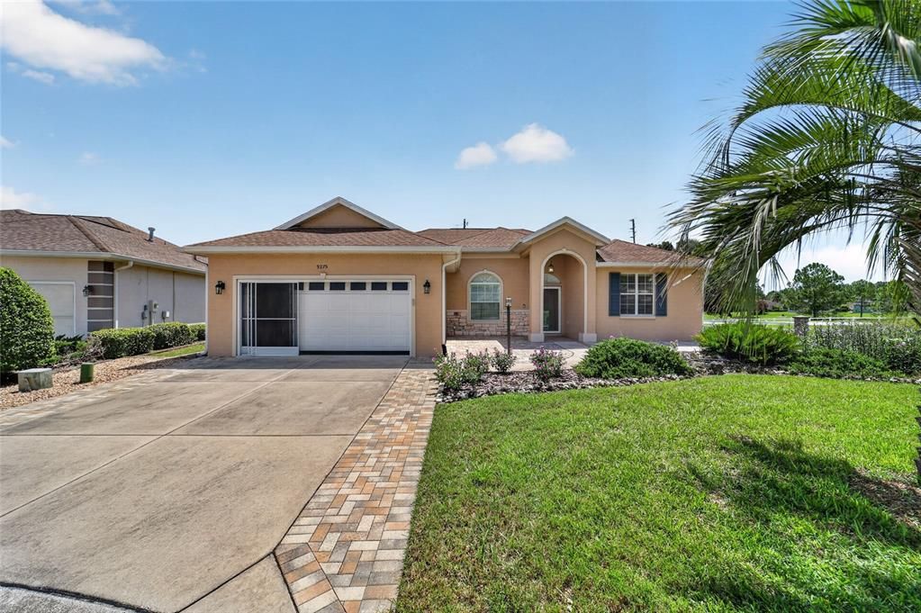 For Sale: $330,000 (3 beds, 2 baths, 2316 Square Feet)