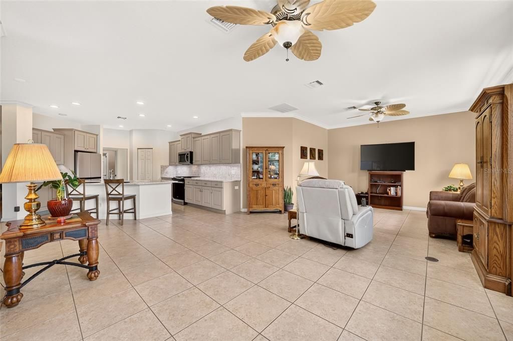 For Sale: $330,000 (3 beds, 2 baths, 2316 Square Feet)