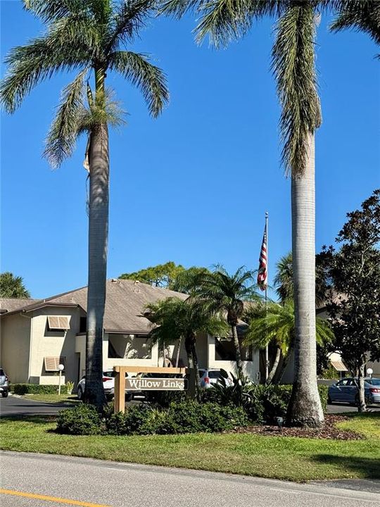 For Rent: $1,900 (2 beds, 2 baths, 1145 Square Feet)