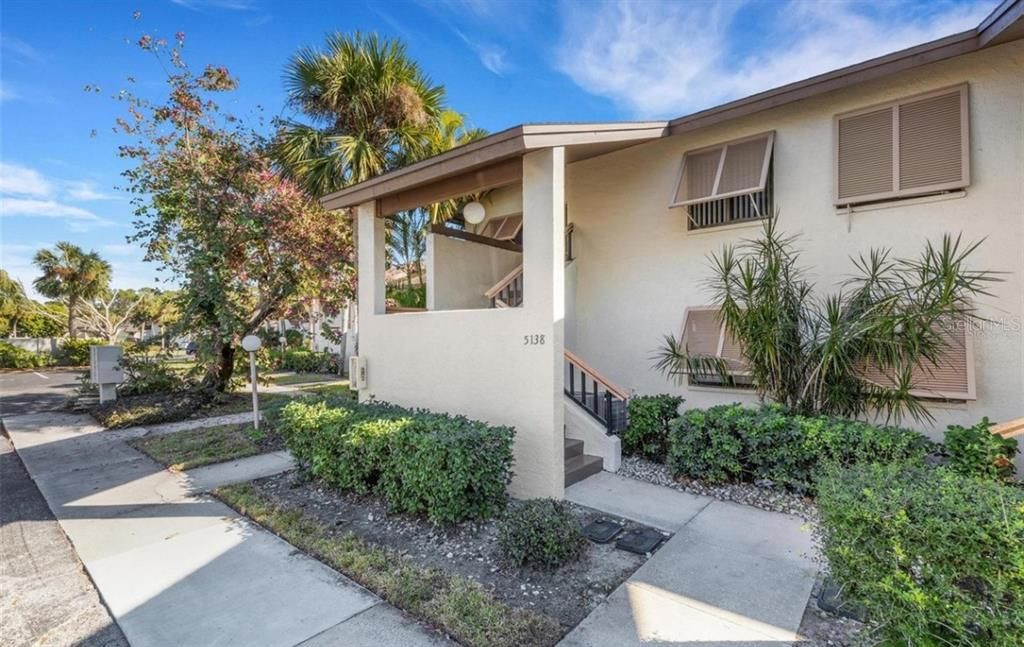 For Rent: $1,900 (2 beds, 2 baths, 1145 Square Feet)