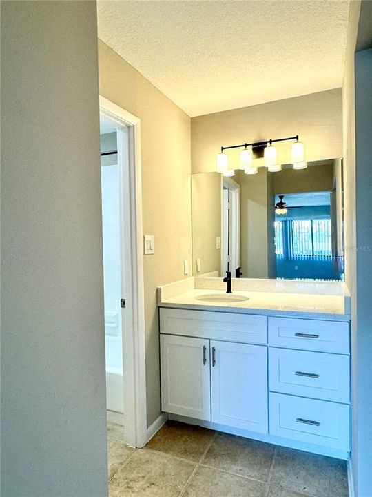 For Rent: $1,900 (2 beds, 2 baths, 1145 Square Feet)