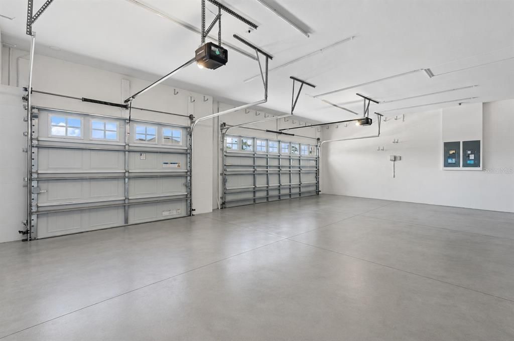 For Sale: $1,100,000 (4 beds, 3 baths, 4234 Square Feet)