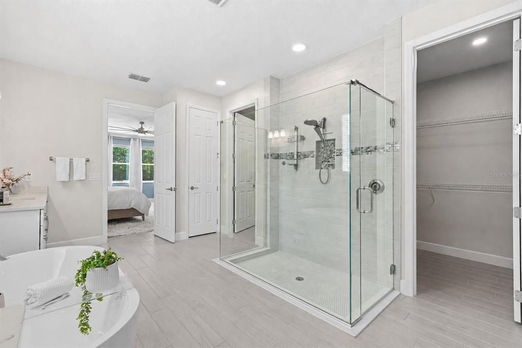 For Sale: $1,100,000 (4 beds, 3 baths, 4234 Square Feet)
