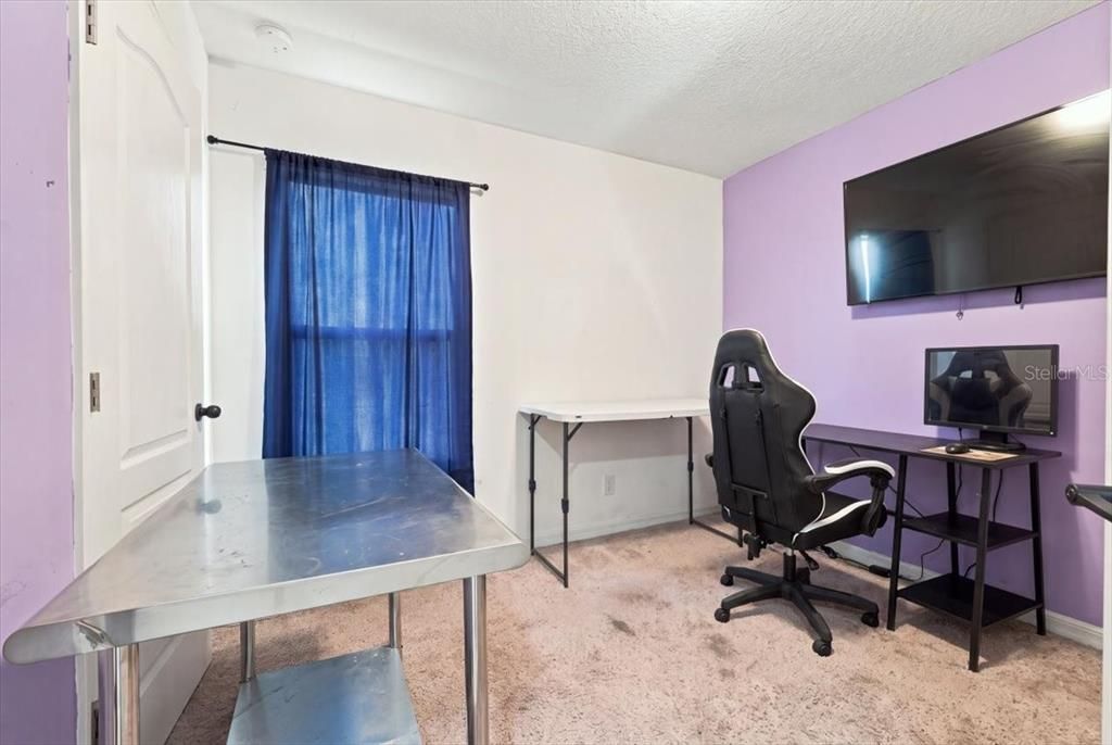 На продажу: $289,900 (4 спален, 2 ванн, 1863 Квадратных фут)
