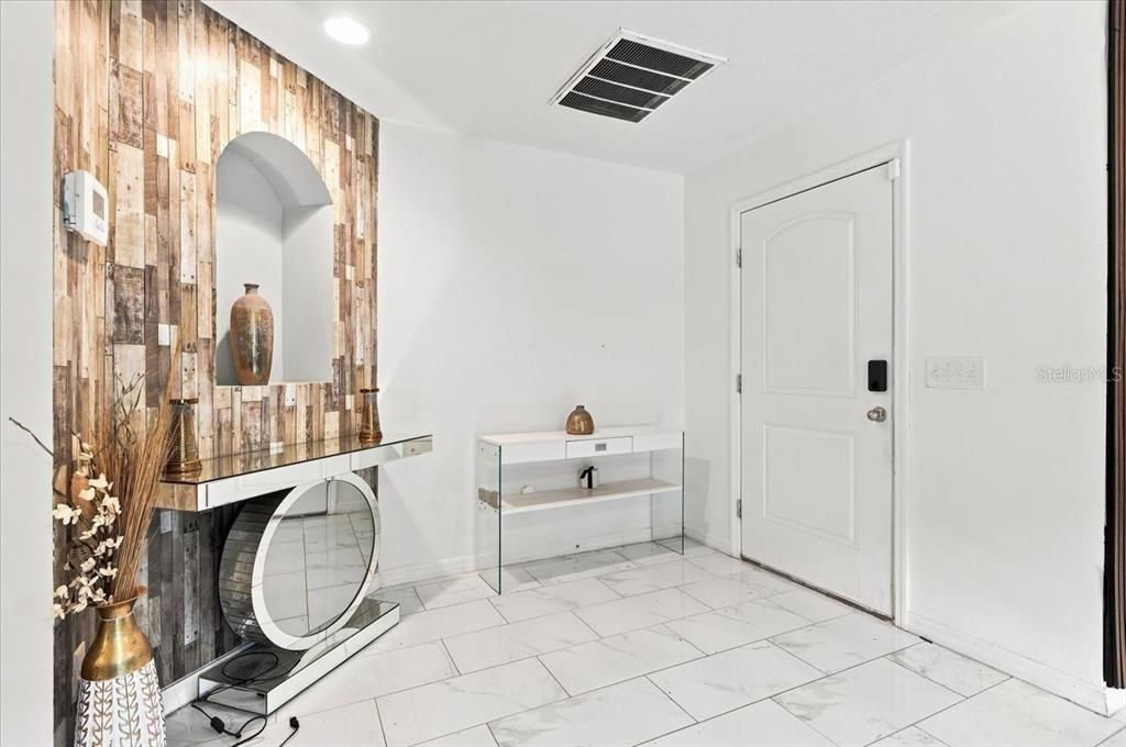 На продажу: $289,900 (4 спален, 2 ванн, 1863 Квадратных фут)