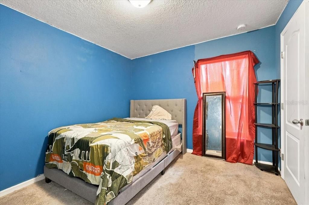 На продажу: $289,900 (4 спален, 2 ванн, 1863 Квадратных фут)