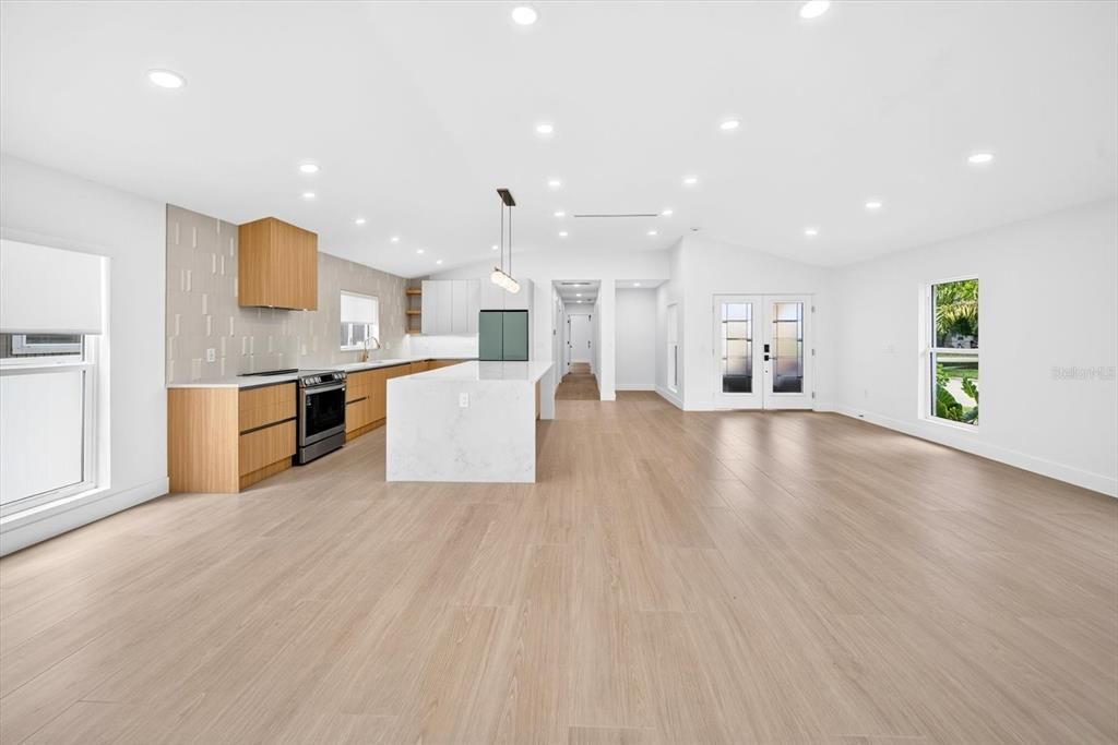 En Venta: $799,000 (3 camas, 2 baños, 1668 Pies cuadrados)
