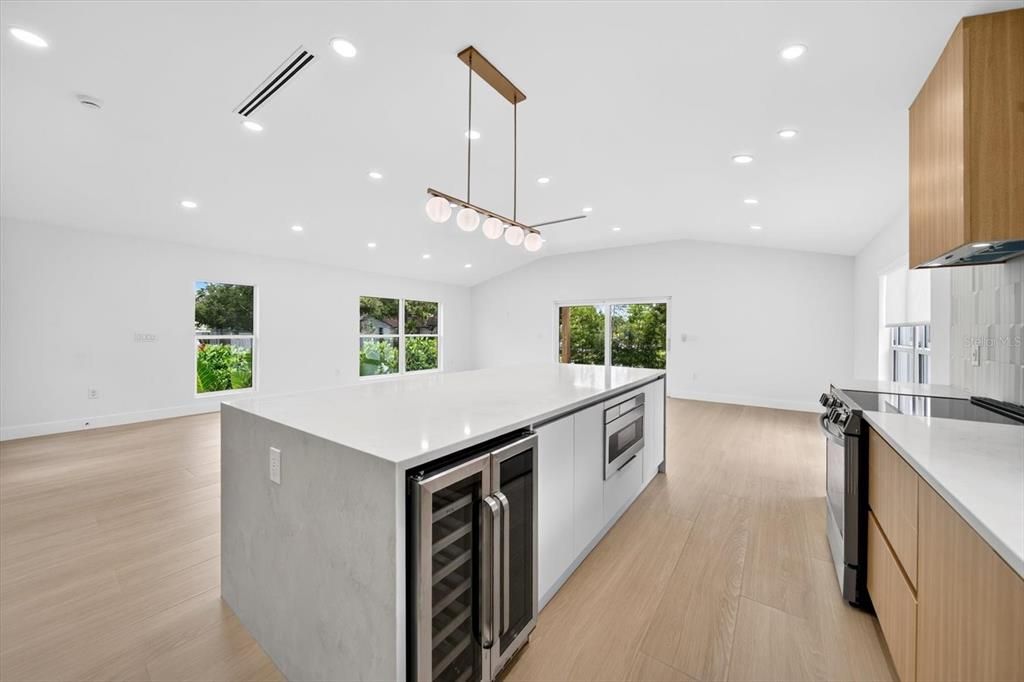 En Venta: $799,000 (3 camas, 2 baños, 1668 Pies cuadrados)