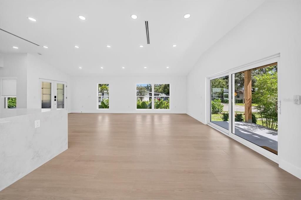 En Venta: $799,000 (3 camas, 2 baños, 1668 Pies cuadrados)