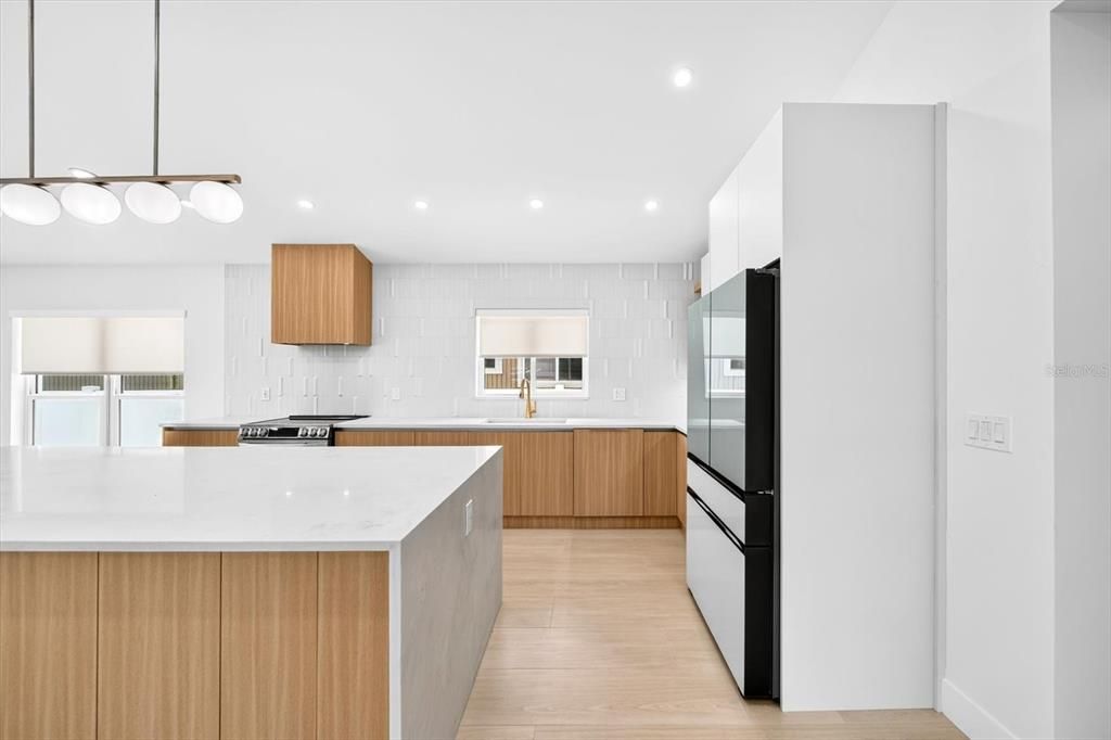 En Venta: $799,000 (3 camas, 2 baños, 1668 Pies cuadrados)