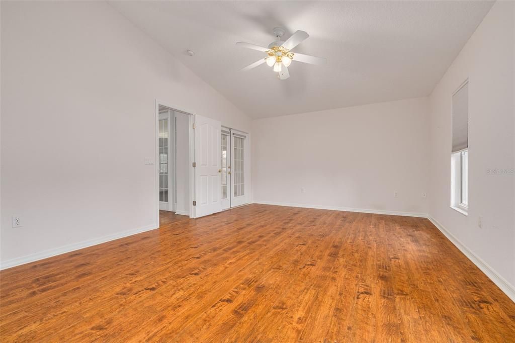 En Venta: $449,000 (3 camas, 2 baños, 1698 Pies cuadrados)