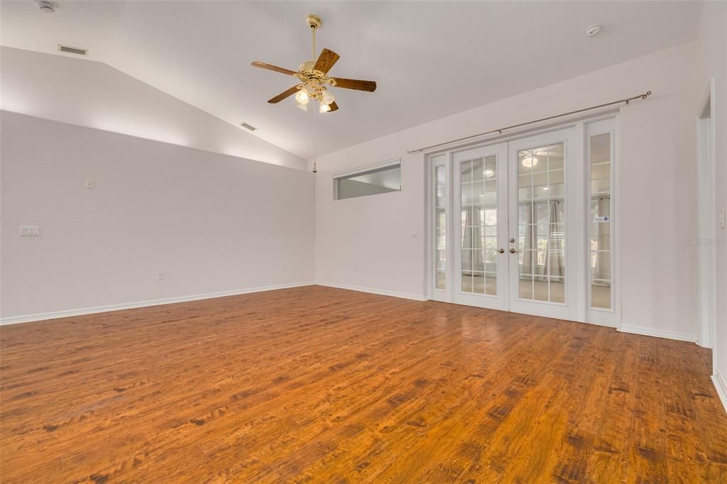En Venta: $449,000 (3 camas, 2 baños, 1698 Pies cuadrados)