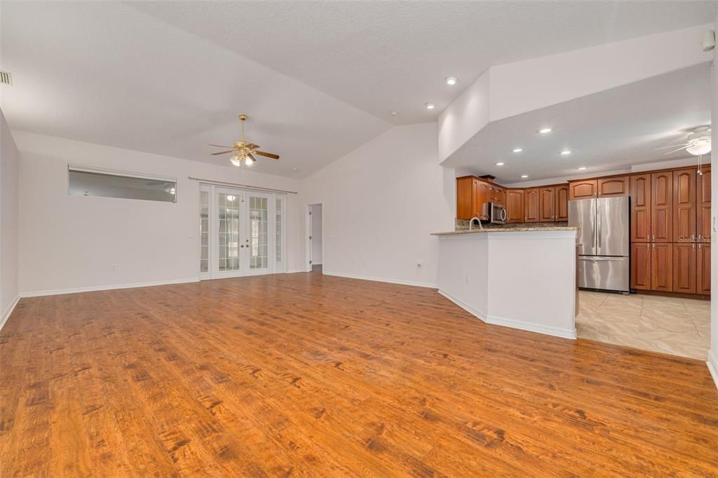 En Venta: $449,000 (3 camas, 2 baños, 1698 Pies cuadrados)