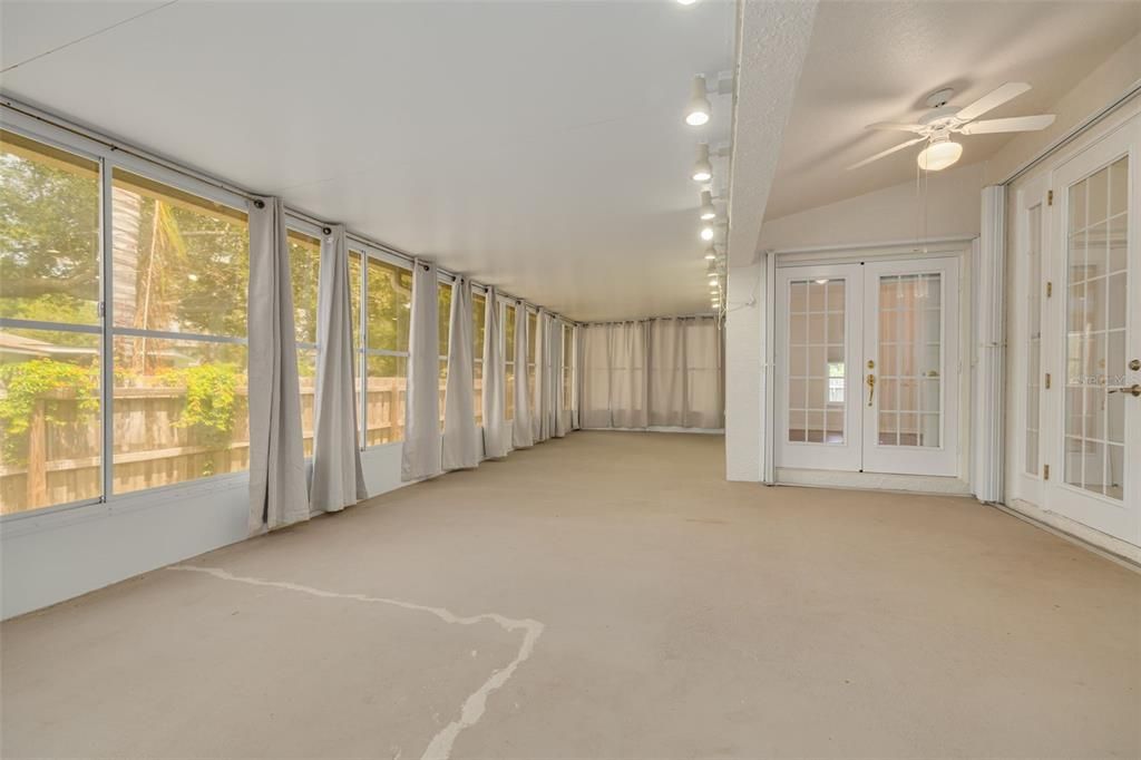 En Venta: $449,000 (3 camas, 2 baños, 1698 Pies cuadrados)