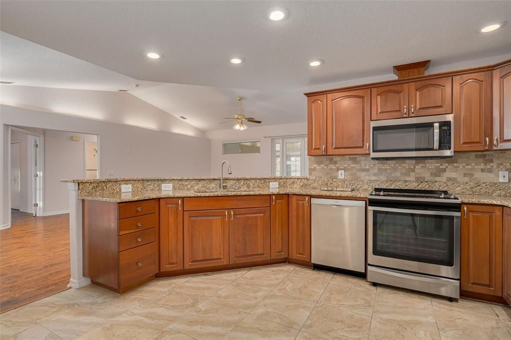 En Venta: $449,000 (3 camas, 2 baños, 1698 Pies cuadrados)