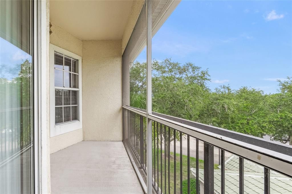 For Sale: $175,000 (2 beds, 1 baths, 1118 Square Feet)