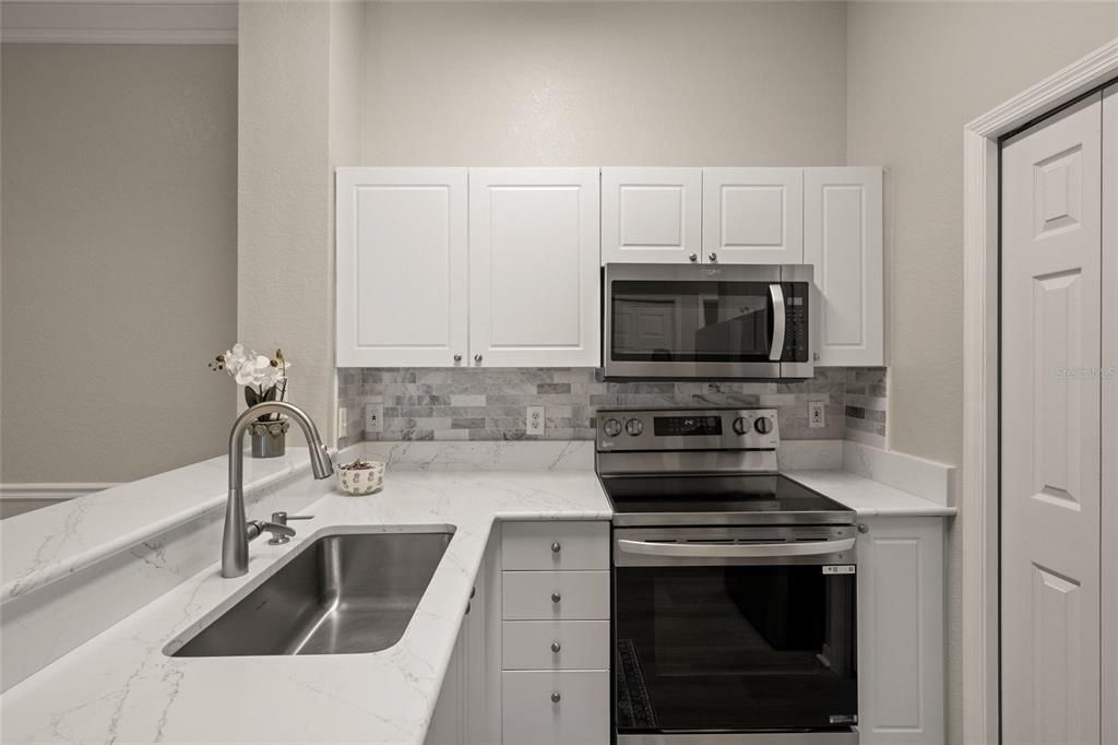 For Sale: $175,000 (2 beds, 1 baths, 1118 Square Feet)