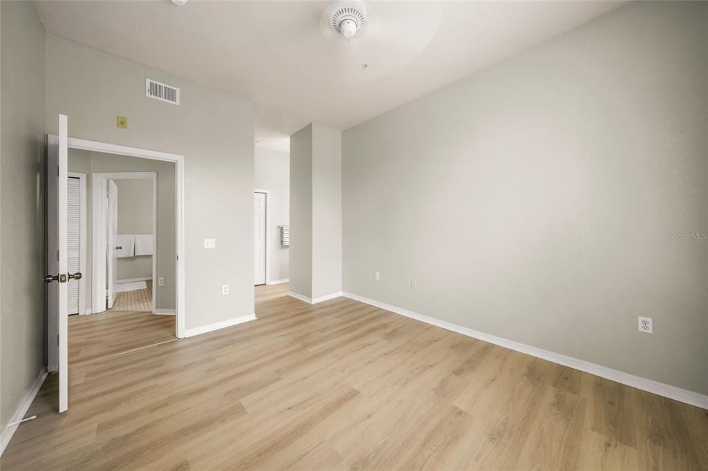 For Sale: $175,000 (2 beds, 1 baths, 1118 Square Feet)