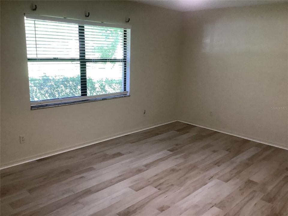 For Sale: $390,000 (2 beds, 2 baths, 2055 Square Feet)