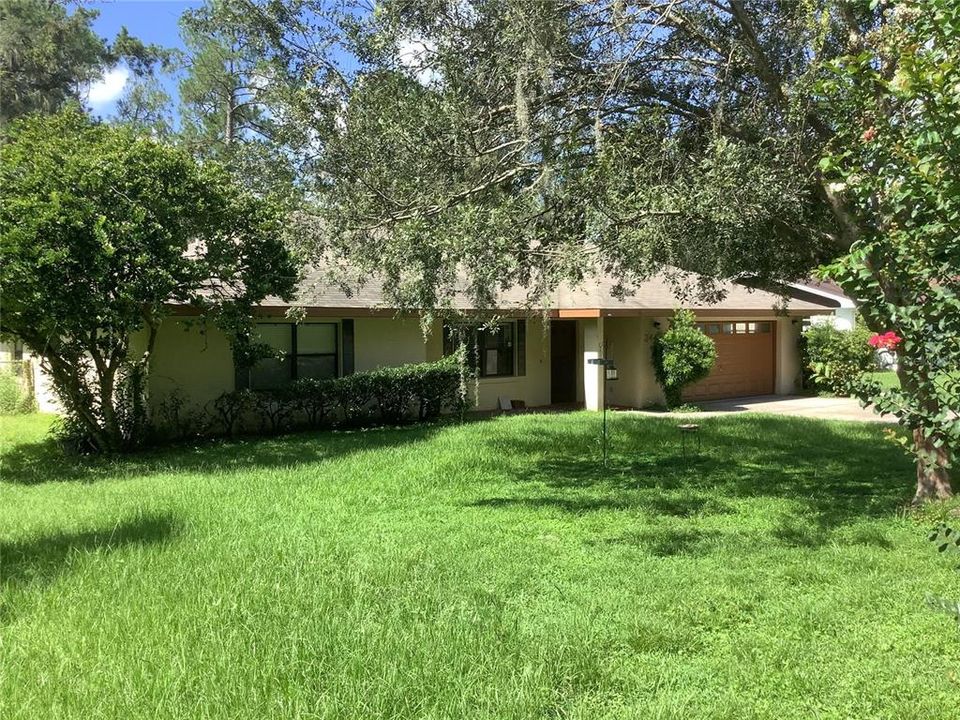 For Sale: $390,000 (2 beds, 2 baths, 2055 Square Feet)