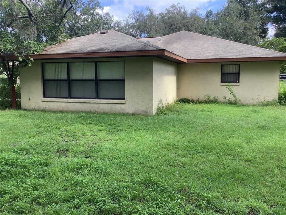 For Sale: $390,000 (2 beds, 2 baths, 2055 Square Feet)
