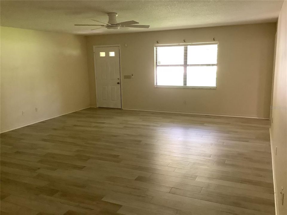 For Sale: $390,000 (2 beds, 2 baths, 2055 Square Feet)