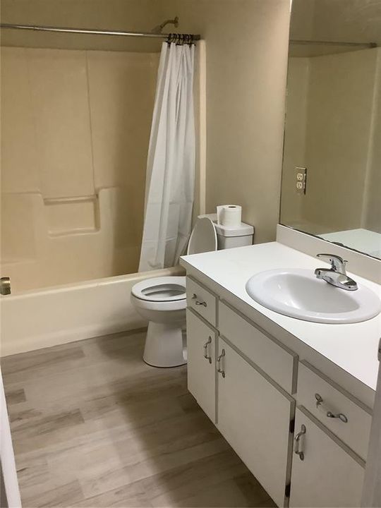 For Sale: $390,000 (2 beds, 2 baths, 2055 Square Feet)