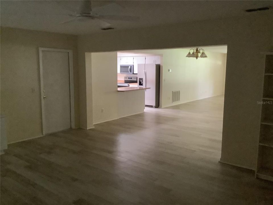 For Sale: $390,000 (2 beds, 2 baths, 2055 Square Feet)