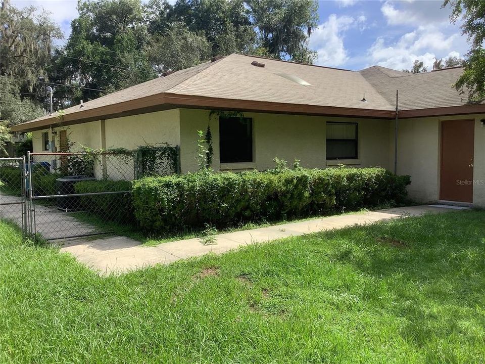 For Sale: $390,000 (2 beds, 2 baths, 2055 Square Feet)