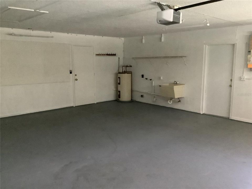 For Sale: $390,000 (2 beds, 2 baths, 2055 Square Feet)
