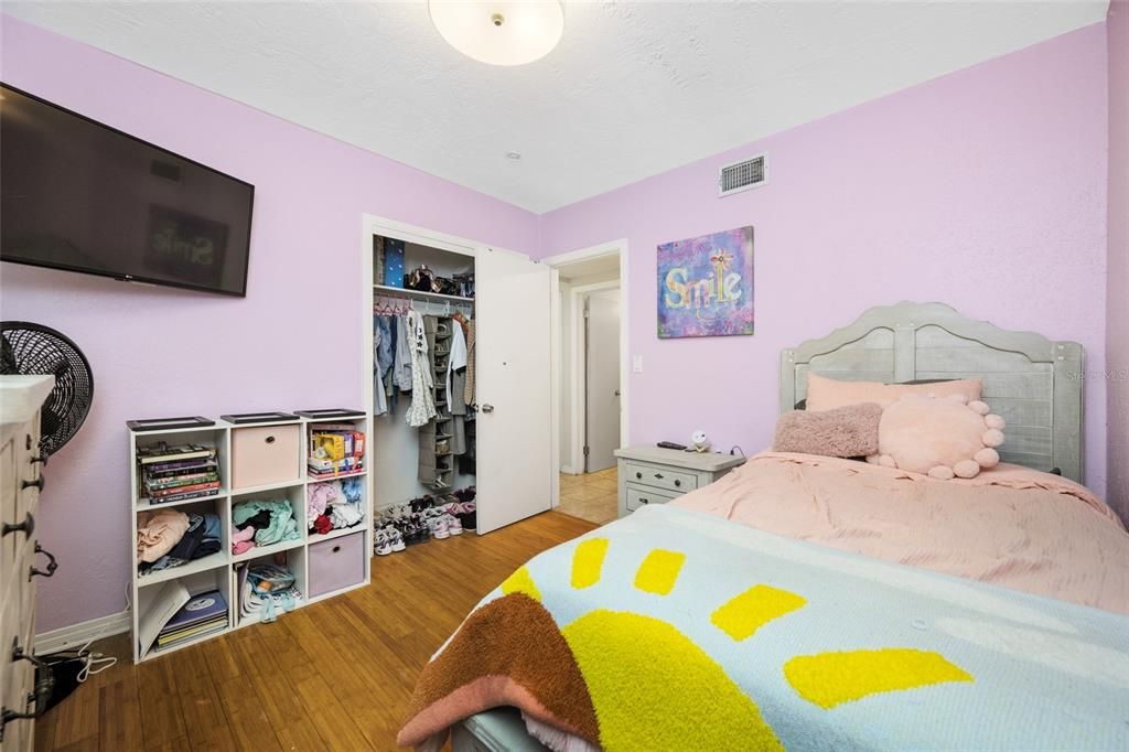 На продажу: $365,900 (3 спален, 2 ванн, 1326 Квадратных фут)