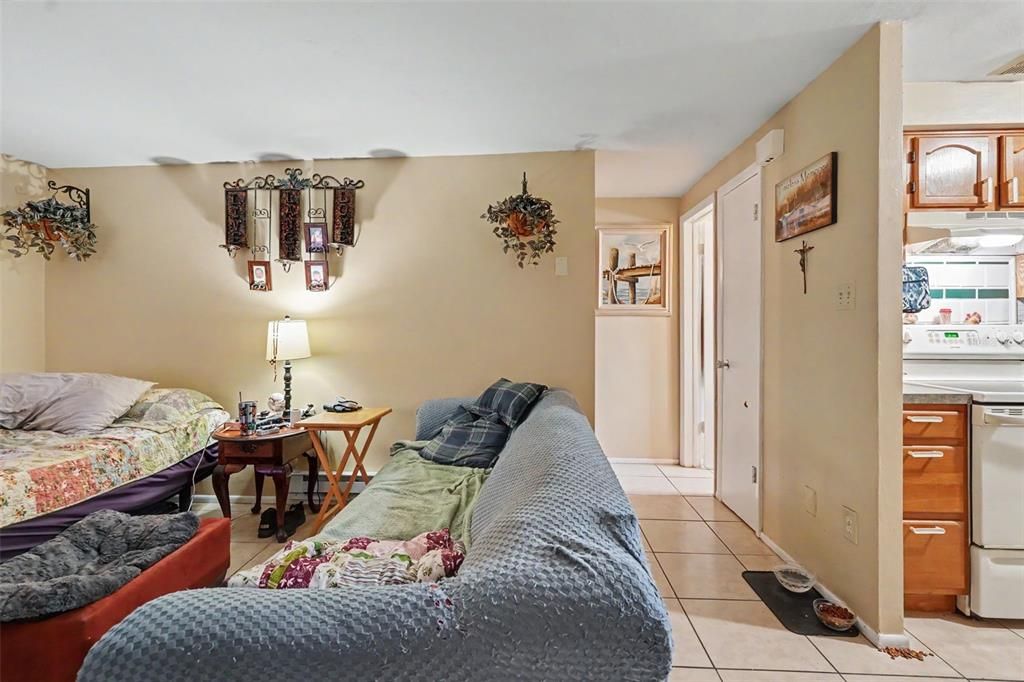 For Sale: $385,000 (4 beds, 0 baths, 1800 Square Feet)