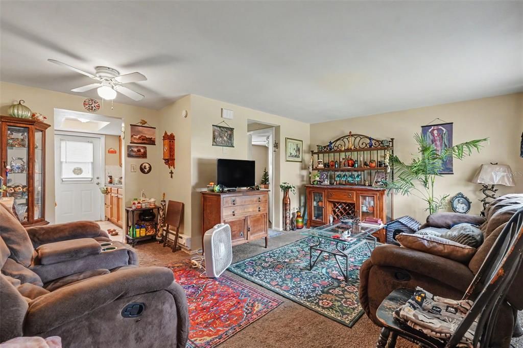 For Sale: $385,000 (4 beds, 0 baths, 1800 Square Feet)