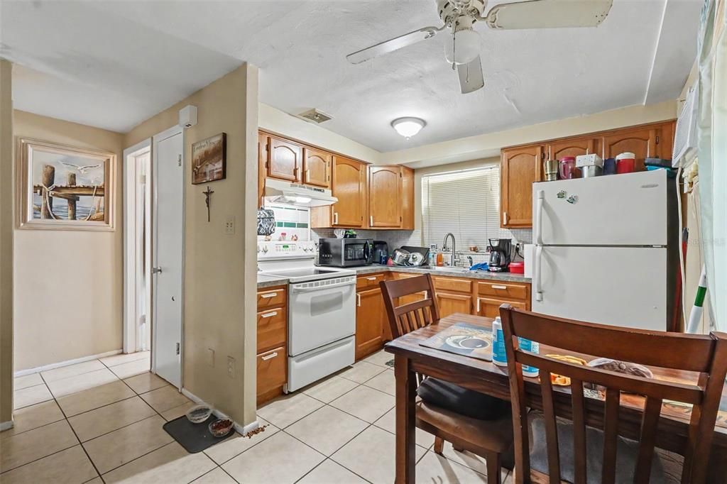 For Sale: $385,000 (4 beds, 0 baths, 1800 Square Feet)