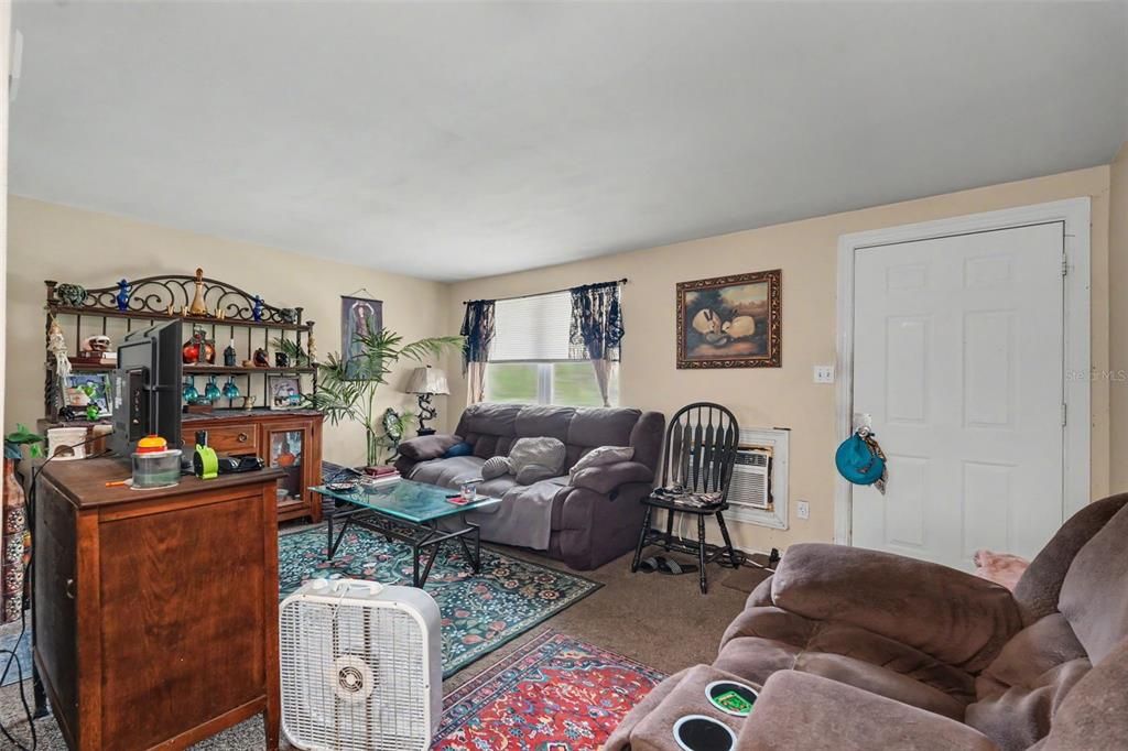 For Sale: $385,000 (4 beds, 0 baths, 1800 Square Feet)
