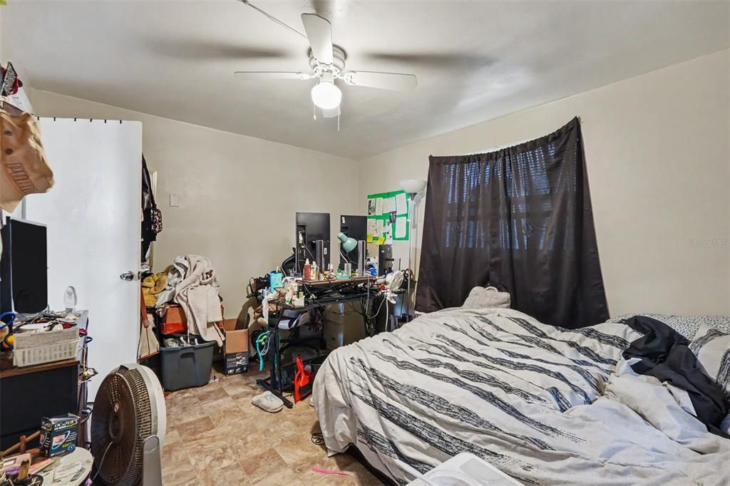 For Sale: $385,000 (4 beds, 0 baths, 1800 Square Feet)