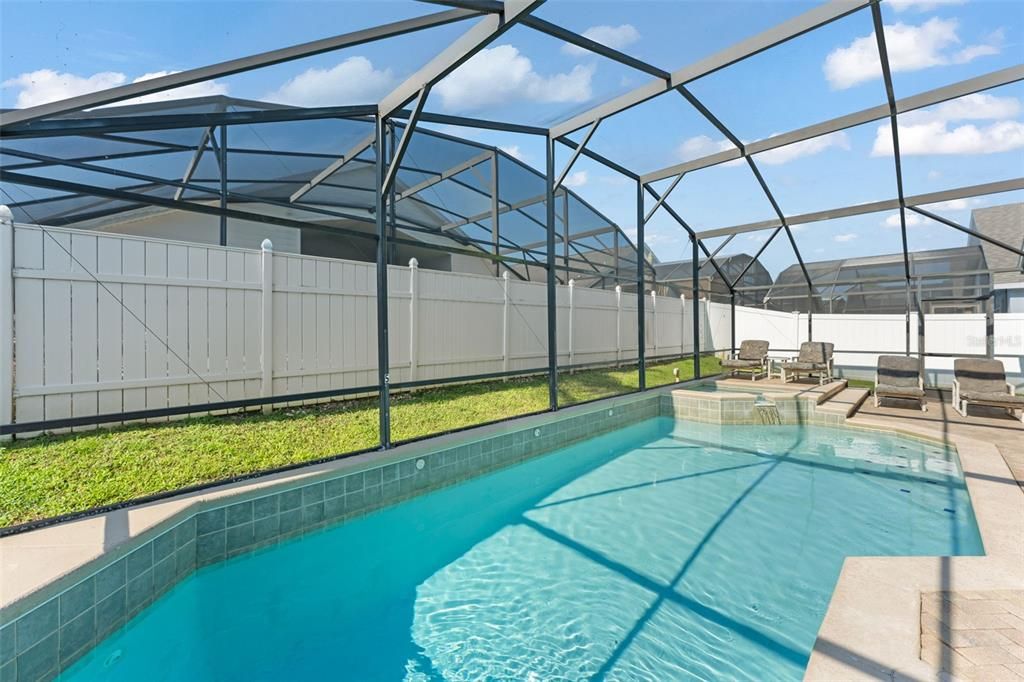 For Sale: $499,000 (5 beds, 4 baths, 2136 Square Feet)