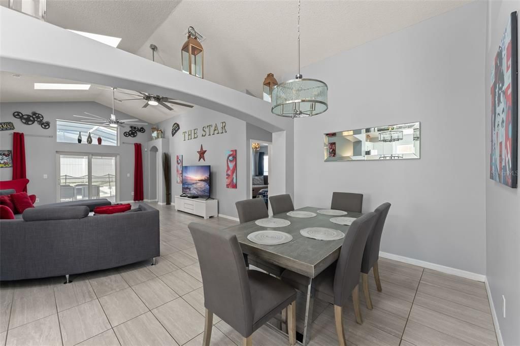 For Sale: $499,000 (5 beds, 4 baths, 2136 Square Feet)