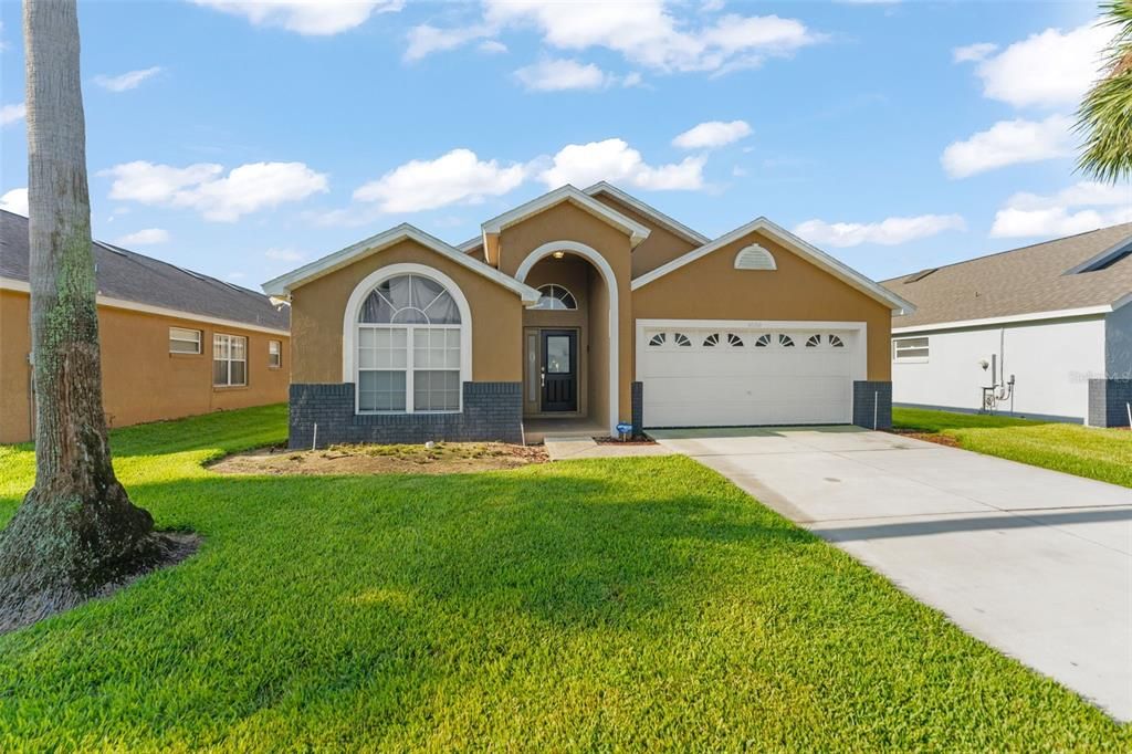 For Sale: $499,000 (5 beds, 4 baths, 2136 Square Feet)