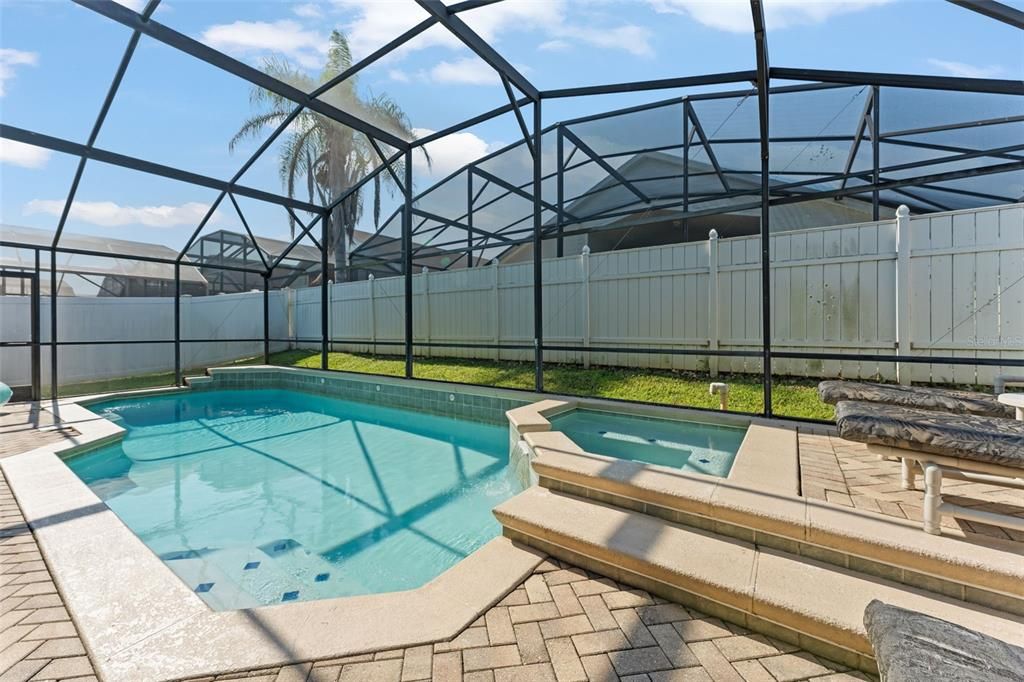 For Sale: $499,000 (5 beds, 4 baths, 2136 Square Feet)