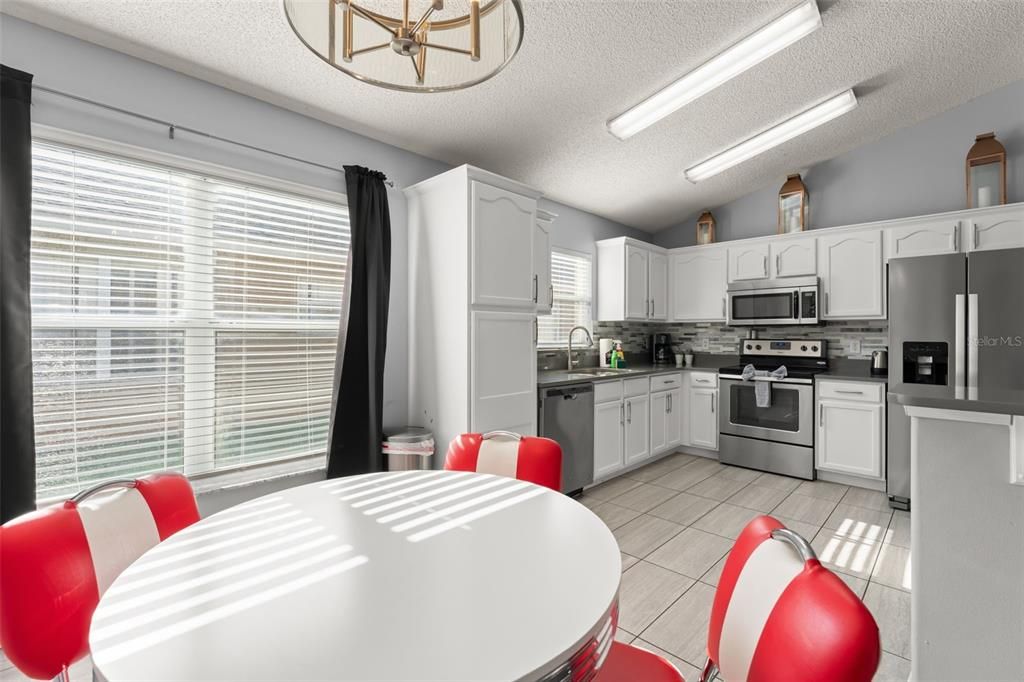 For Sale: $499,000 (5 beds, 4 baths, 2136 Square Feet)