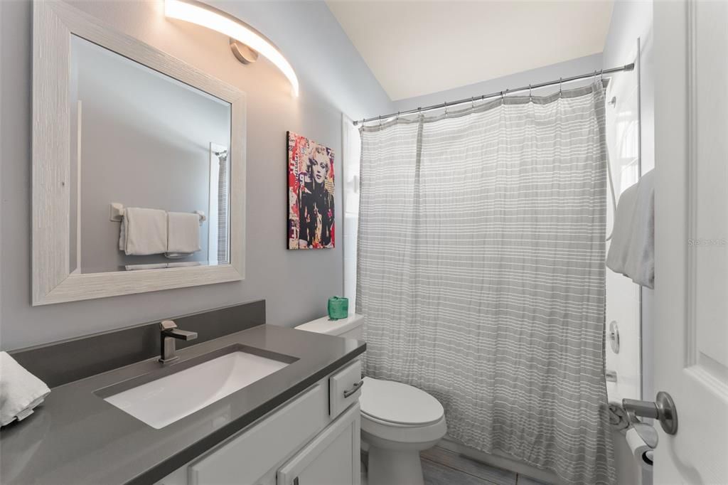 For Sale: $499,000 (5 beds, 4 baths, 2136 Square Feet)