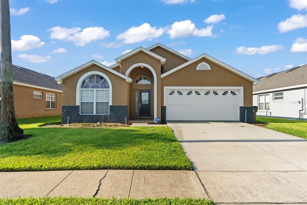 For Sale: $499,000 (5 beds, 4 baths, 2136 Square Feet)
