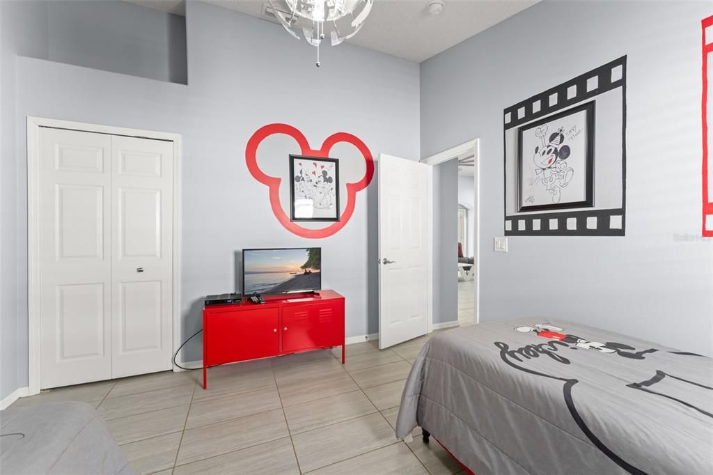 For Sale: $499,000 (5 beds, 4 baths, 2136 Square Feet)