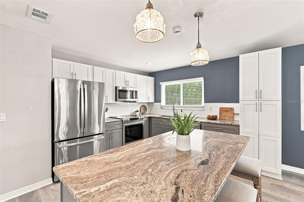 For Sale: $249,900 (3 beds, 2 baths, 1343 Square Feet)