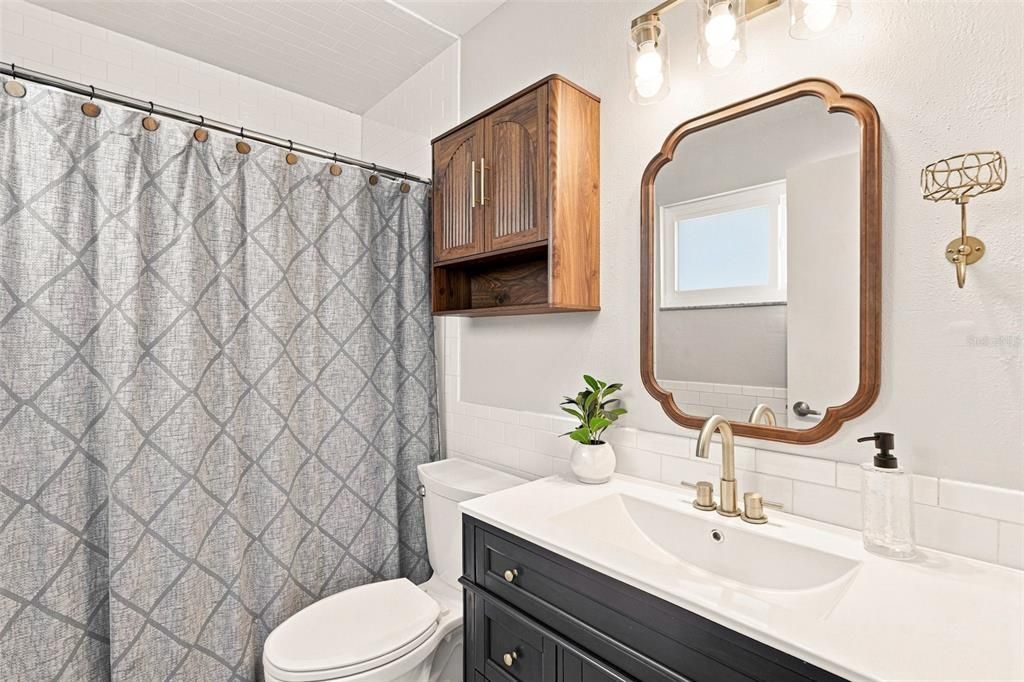 For Sale: $249,900 (3 beds, 2 baths, 1343 Square Feet)