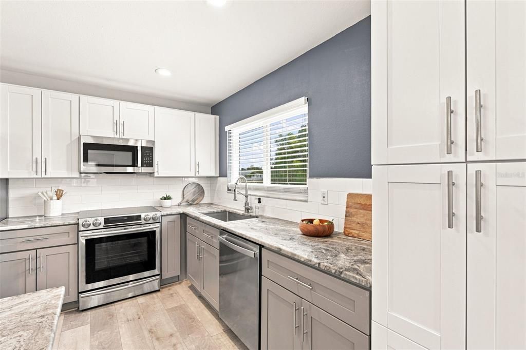 For Sale: $249,900 (3 beds, 2 baths, 1343 Square Feet)