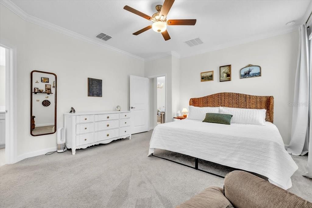 Active With Contract: $474,900 (3 beds, 2 baths, 2129 Square Feet)