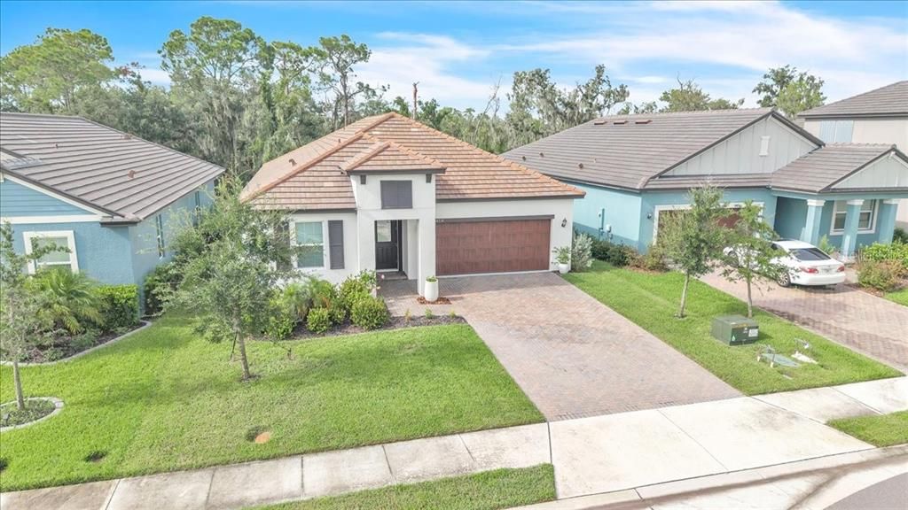 Active With Contract: $474,900 (3 beds, 2 baths, 2129 Square Feet)